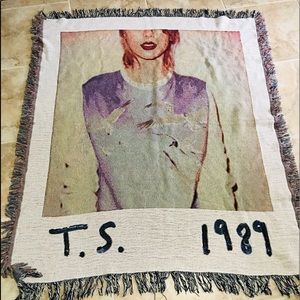 Taylor Swift 1989 woven blanket